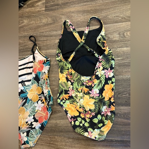 Hurley One Piece Swim Suit Black Hawaiian Floral Tropical XL - Picture 6 of 8